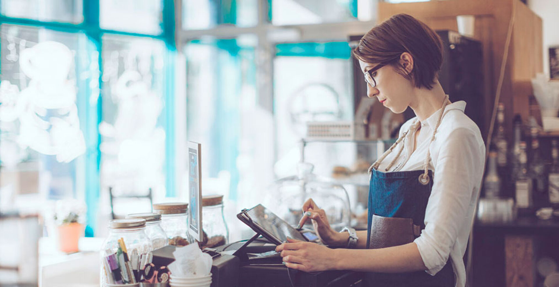 woman managing restaurant
