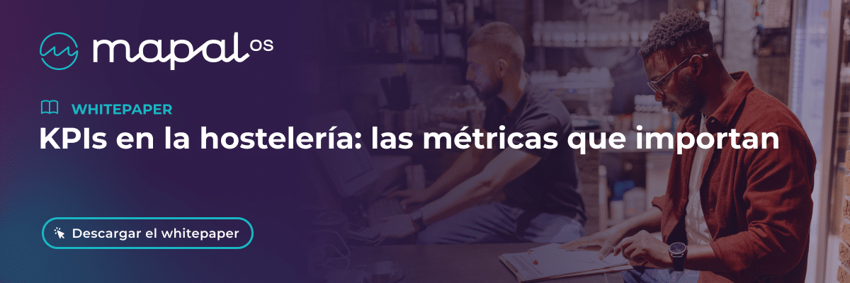 Dos personas trabajan con sus ordenadores portátiles en una cafetería. El texto dice: «KPI en la hostelería: las métricas que importan». Hay un botón que dice «Descargar el whitepaper». El logotipo de Mapal OS aparece en la esquina superior izquierda.